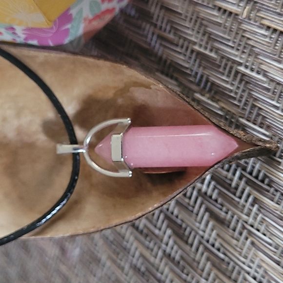 NEW Pink Rose Quartz  Necklace 🌹 - Picture 2 of 5